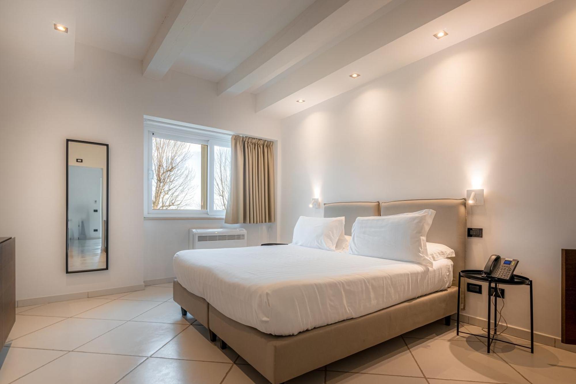 Casabianca Resort Фонди Номер фото